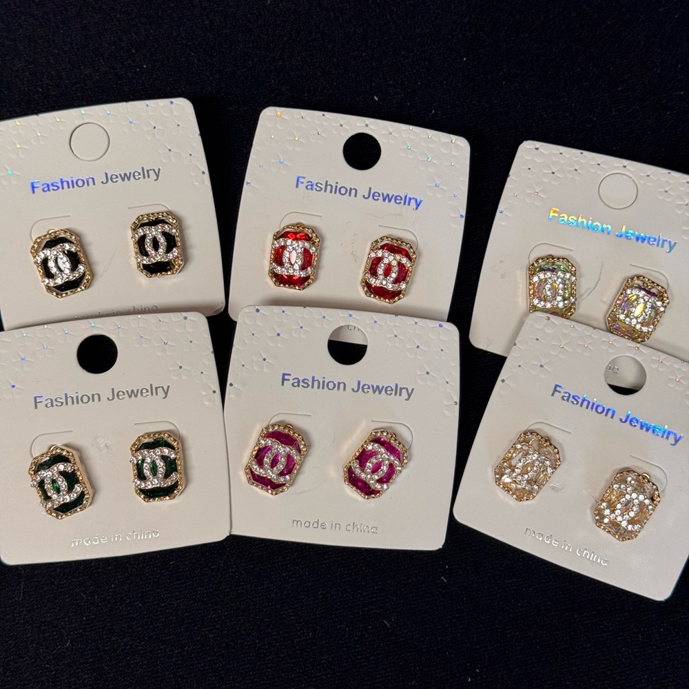 Fashion Jewelry Gold and Vibrant Earrings .75 inch